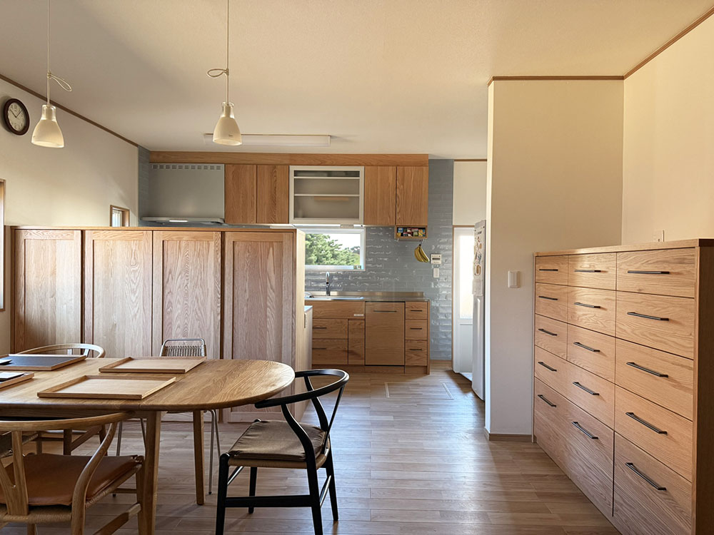 料理上手なＩ様のための、特別なオーク材のキッチン